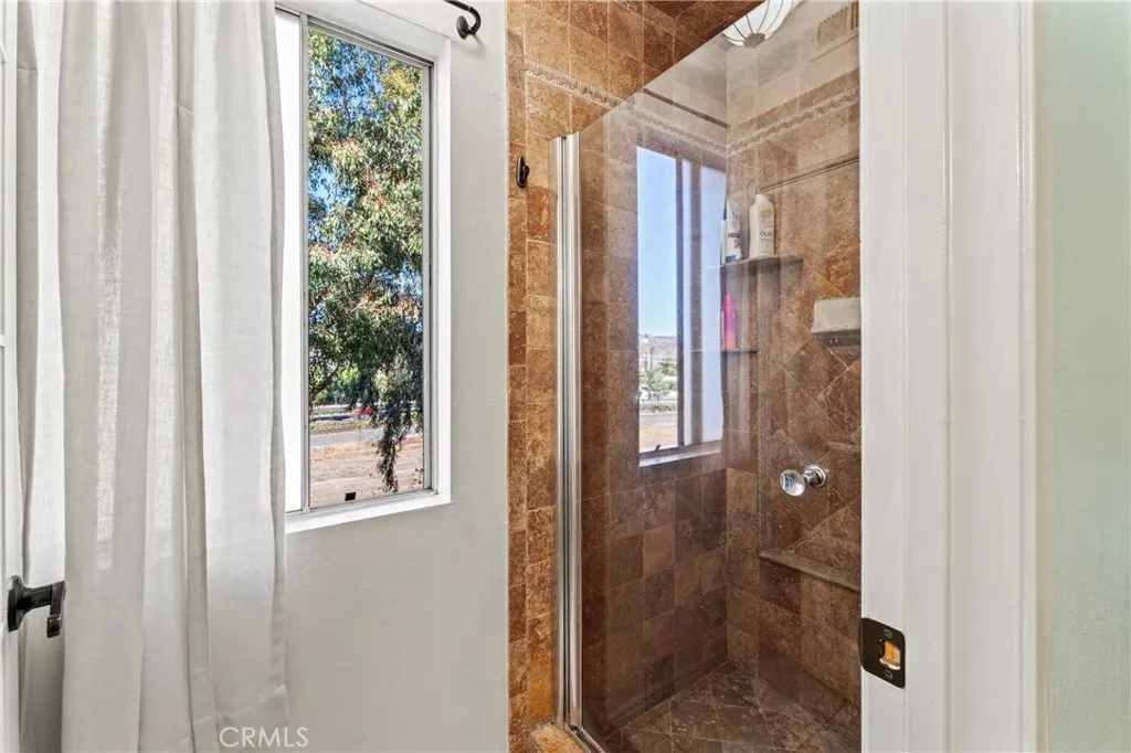 Canyon Country, California 91351, United States, 2 Bedrooms Bedrooms, ,2 BathroomsBathrooms,Residential,Pending,221292