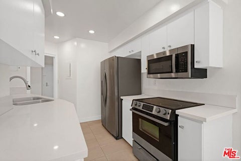 Tiny photo for 7250 Franklin Avenue #507, Los Angeles, CA 90046 (MLS # 26999151)