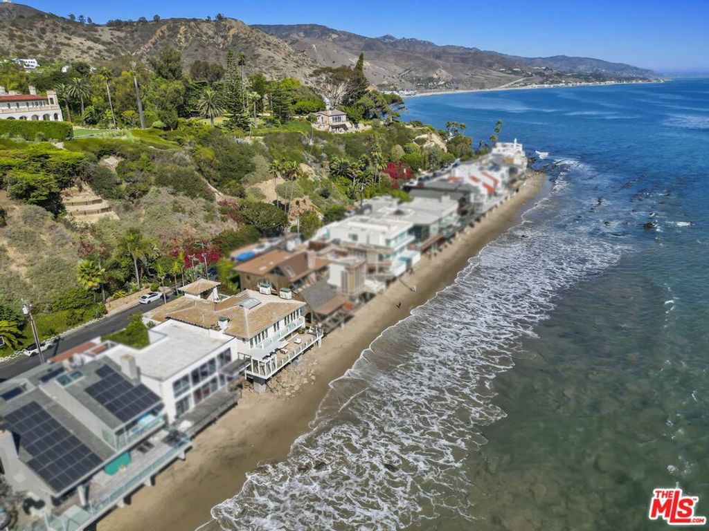 Photo of 26908 Malibu Cove Colony Drive, Malibu, CA 90265 (MLS # 25608523)