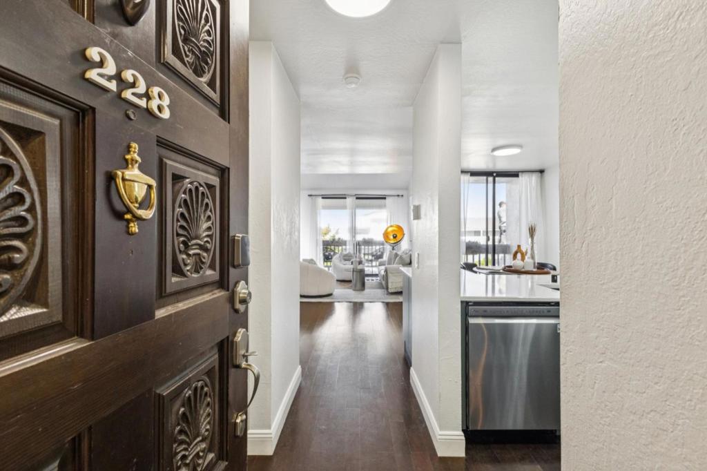 2101 Shoreline Drive 228