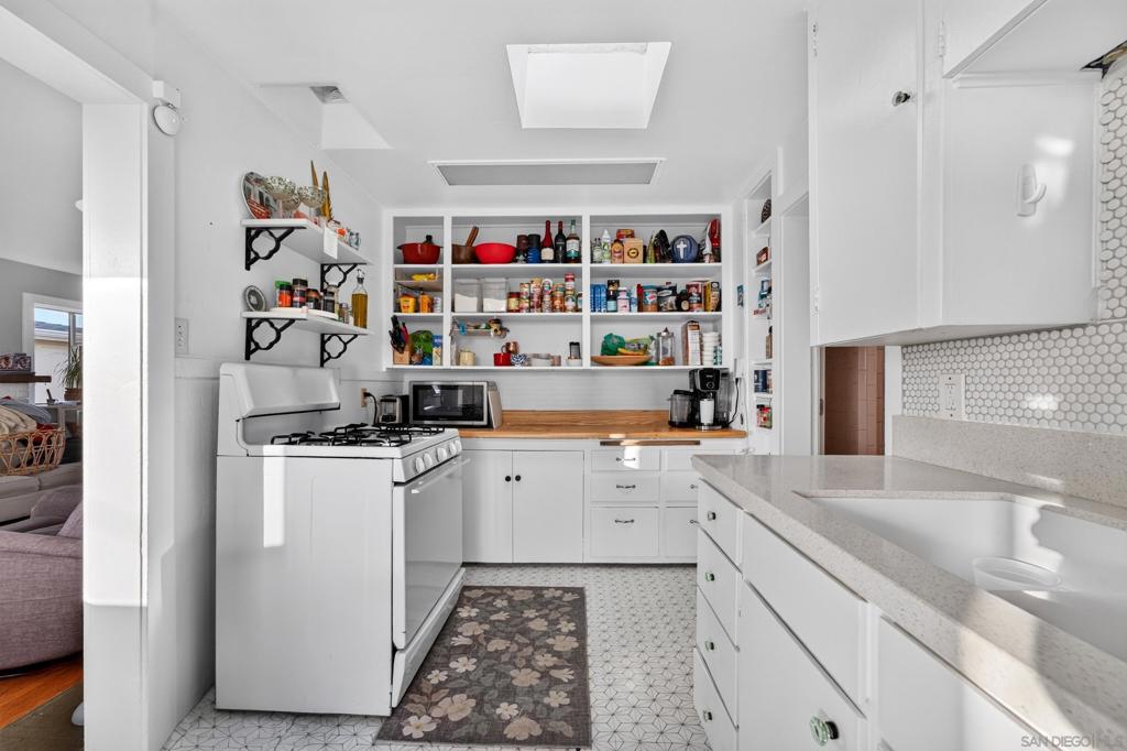 4745 Coronado