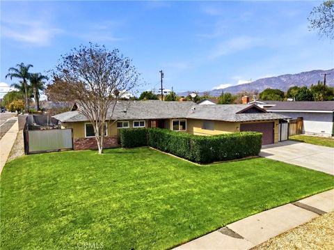 Photo of 1403 N Tulare Way, Upland, CA 91786 (MLS # CV26047621)