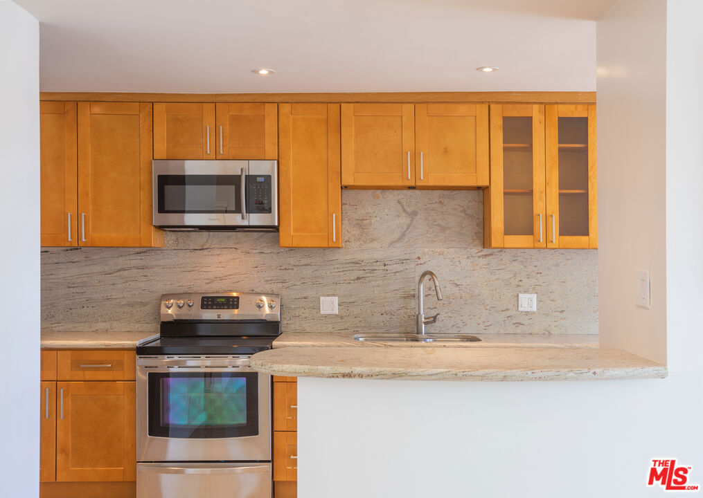 403 N Oakhurst Drive 303