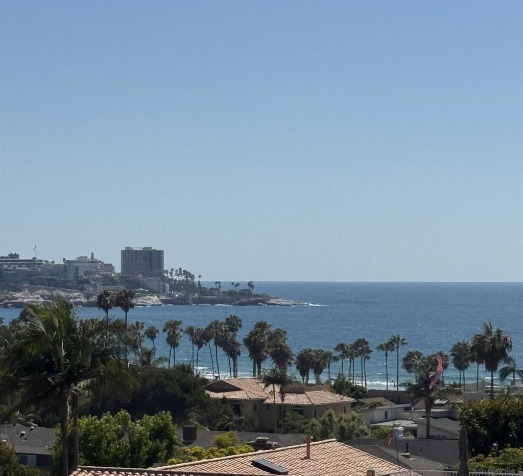 8511 Avenida De Las Ondas