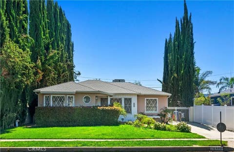Photo of 16828 Margate ST, Encino, CA 91436 (MLS # SR26138192)