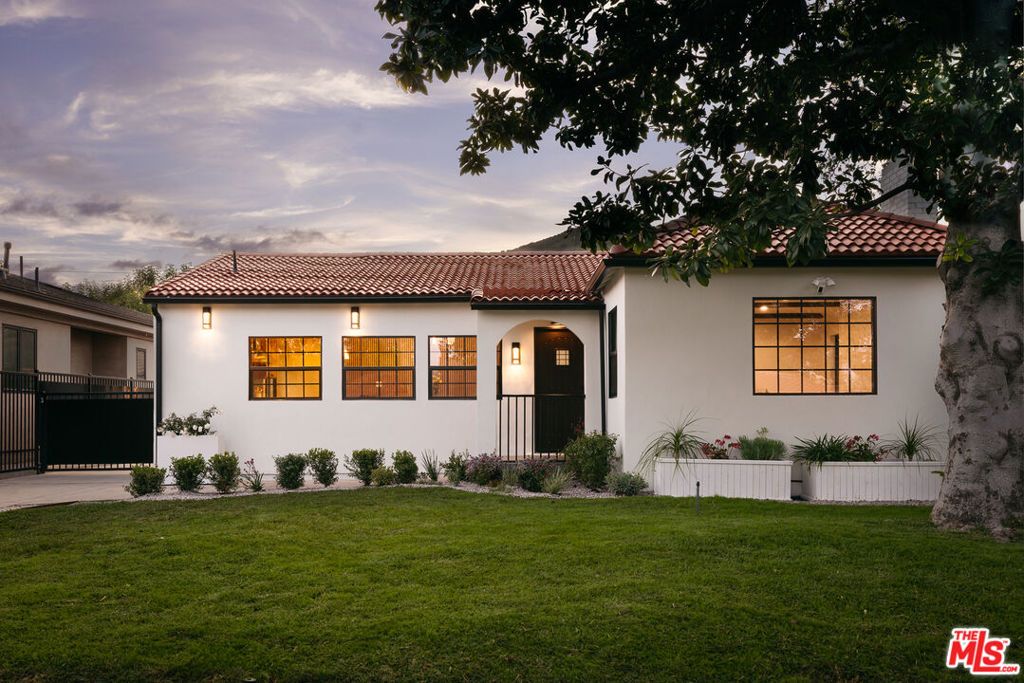 Photo of 4244 Brunswick Avenue, Los Angeles, CA 90039 (MLS # 26654167)