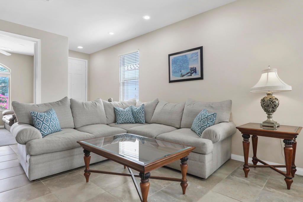 40881 Calle Santa Cruz