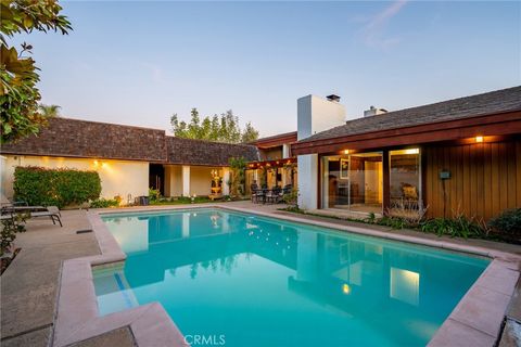Photo of 481 Dartmoor Street, Laguna Beach, CA 92651 (MLS # LG25227360)