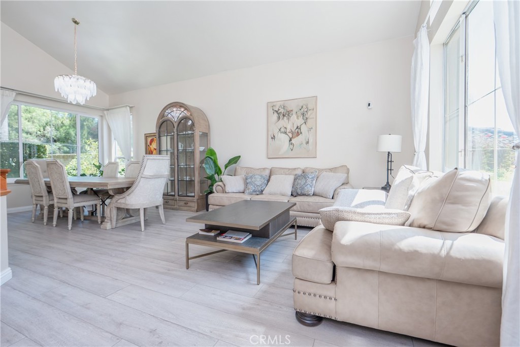 1453 Rancho Hills