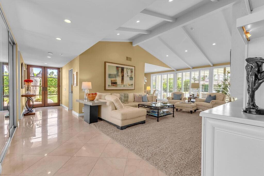 48900 Avenida El Nido