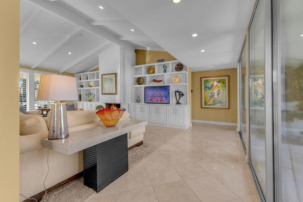 48900 Avenida El Nido