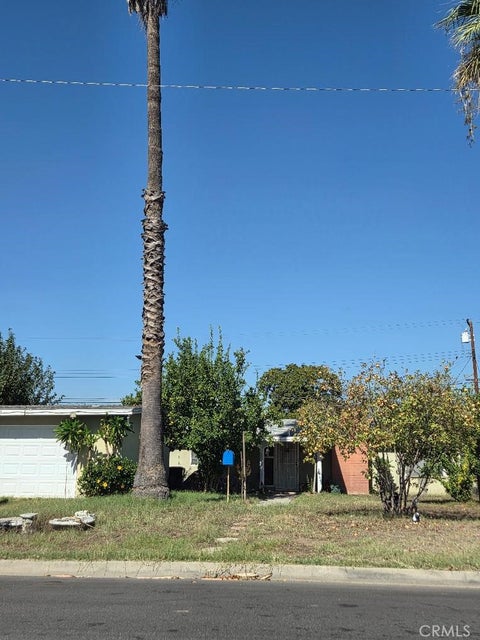 Photo of 705 E Florence AVE, West Covina, CA 91790 (MLS # CV26227319)