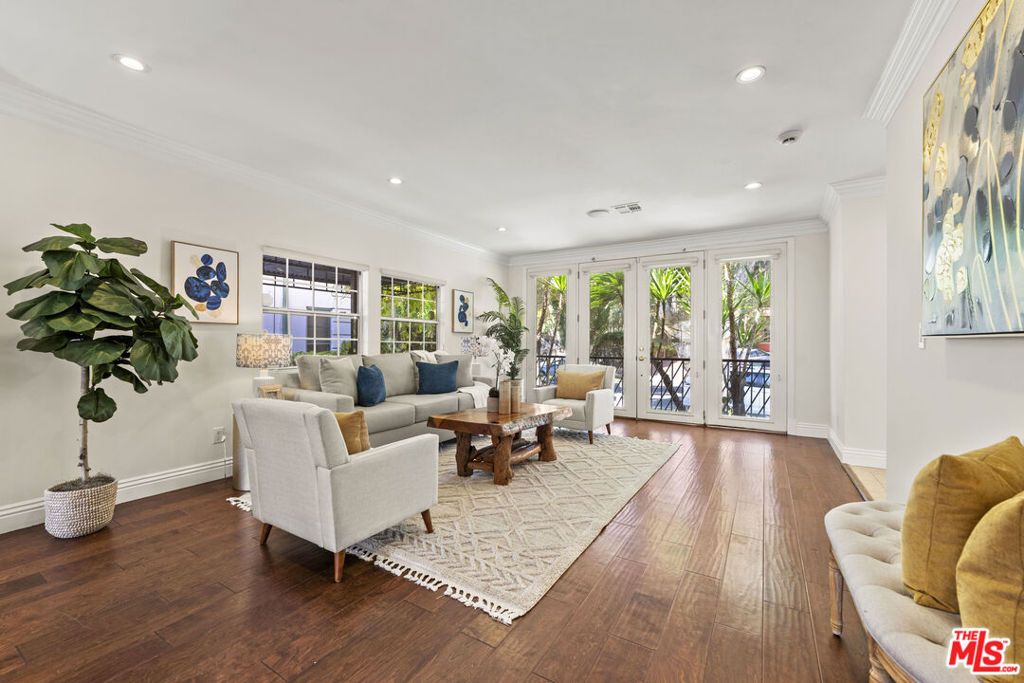 Photo of 1114 S La Peer Drive, Los Angeles, CA 90035 (MLS # 25576081)