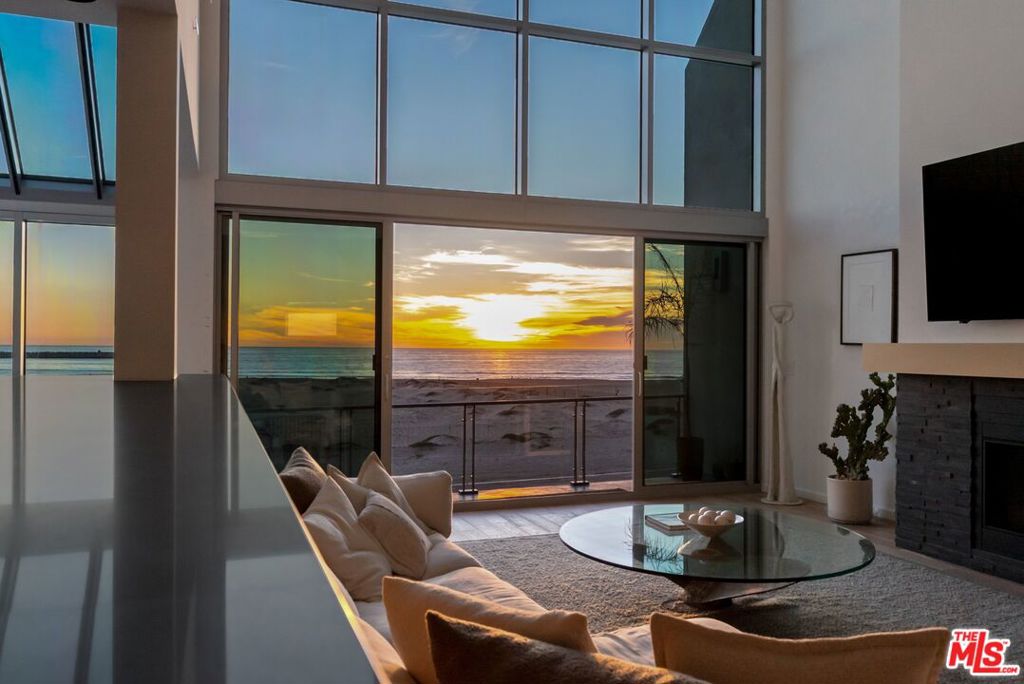 5205 Ocean Front Walk 301