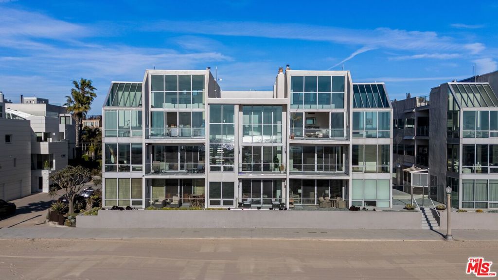 5205 Ocean Front Walk 301