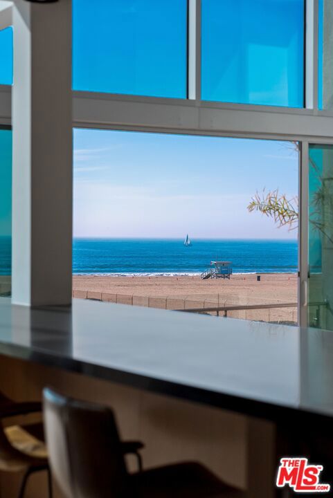 5205 Ocean Front Walk 301