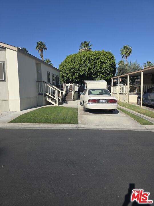 84136 Avenue 44 239