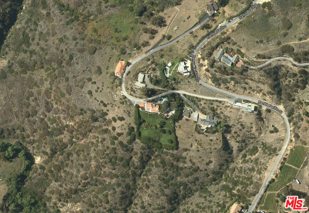 Rambla Pacifico - Land