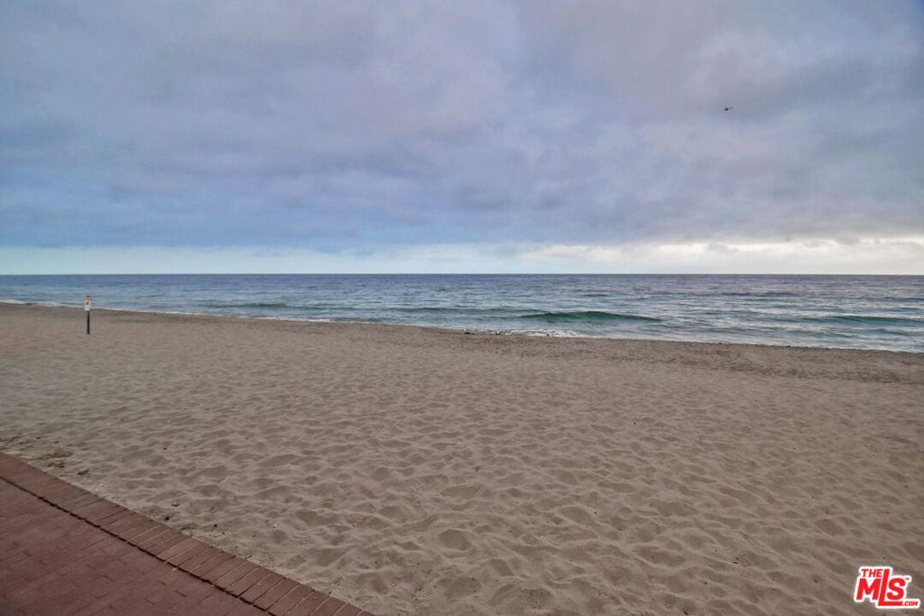 Rambla Pacifico - Land