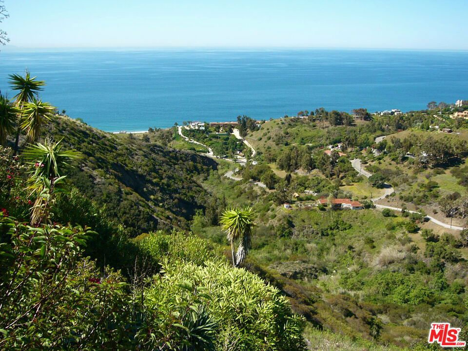 Rambla Pacifico - Land