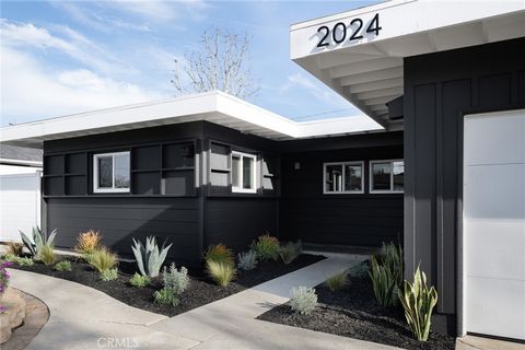 Photo of 2024 Shipway Avenue, Long Beach, CA 90815 (MLS # PW26016132)