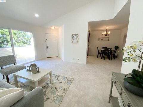 Photo of 404 Sequim Cmn CMN, Fremont, CA 94539 (MLS # 41135133)
