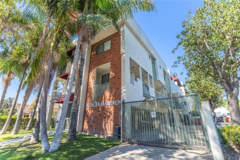 Photo of 317 W Acacia #4 AVE, Glendale, CA 91204 (MLS # GD26219926)