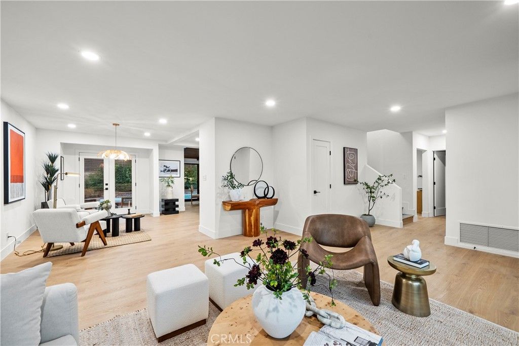 Photo of 13925 Branton Place, Sherman Oaks, CA 91423 (MLS # SR25281095)