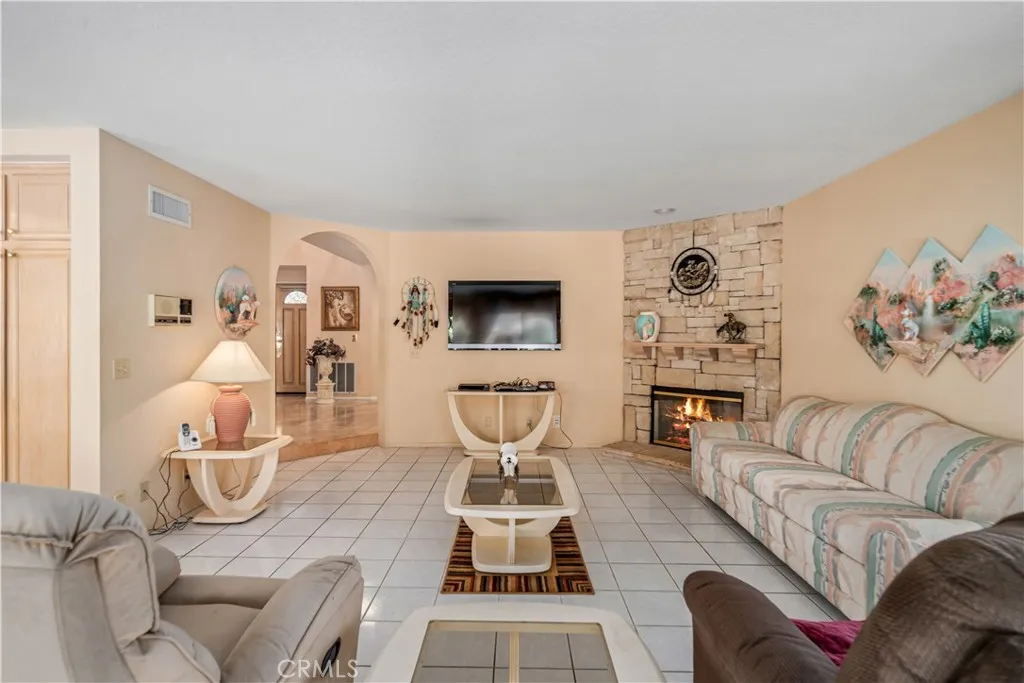 Saugus, California 91390, United States, 4 Bedrooms Bedrooms, ,3 BathroomsBathrooms,Residential,Active,142539