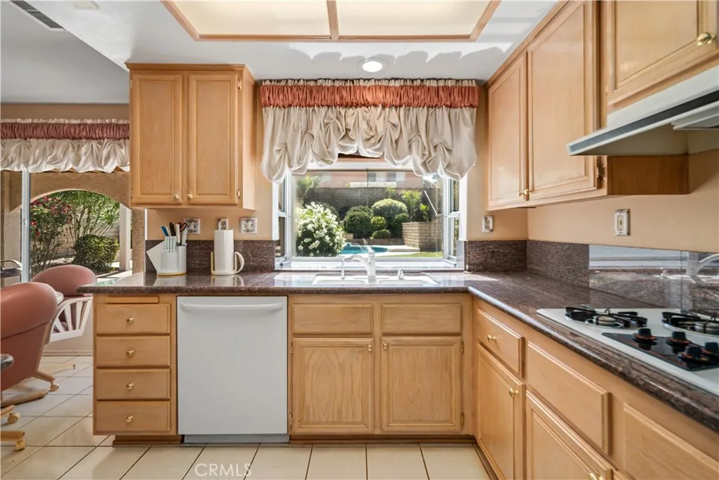 Saugus, California 91390, United States, 4 Bedrooms Bedrooms, ,3 BathroomsBathrooms,Residential,Active,142539