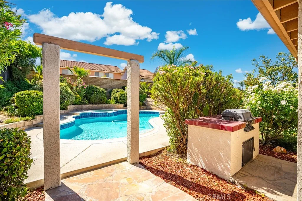 Saugus, California 91390, United States, 4 Bedrooms Bedrooms, ,3 BathroomsBathrooms,Residential,Active,142539