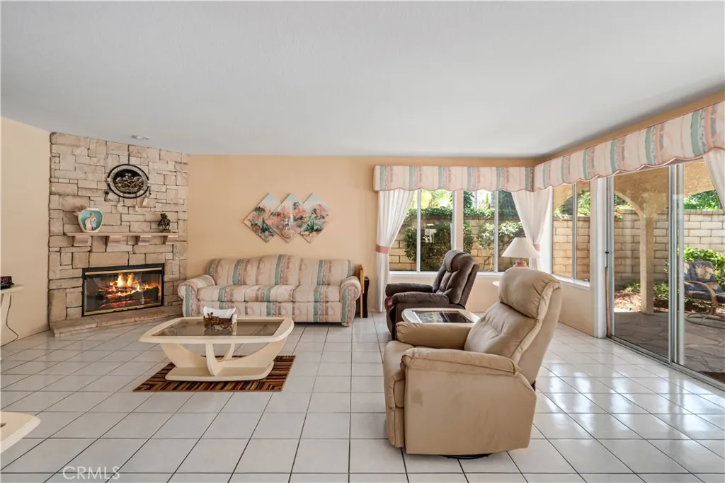 Saugus, California 91390, United States, 4 Bedrooms Bedrooms, ,3 BathroomsBathrooms,Residential,Active,142539