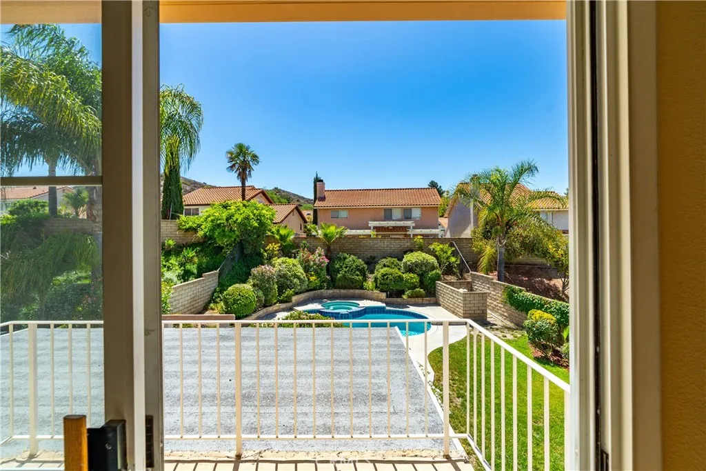 Saugus, California 91390, United States, 4 Bedrooms Bedrooms, ,3 BathroomsBathrooms,Residential,Active,142539