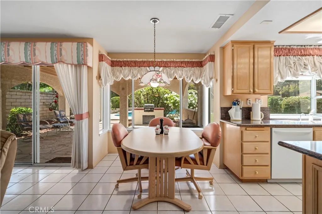 Saugus, California 91390, United States, 4 Bedrooms Bedrooms, ,3 BathroomsBathrooms,Residential,Active,142539