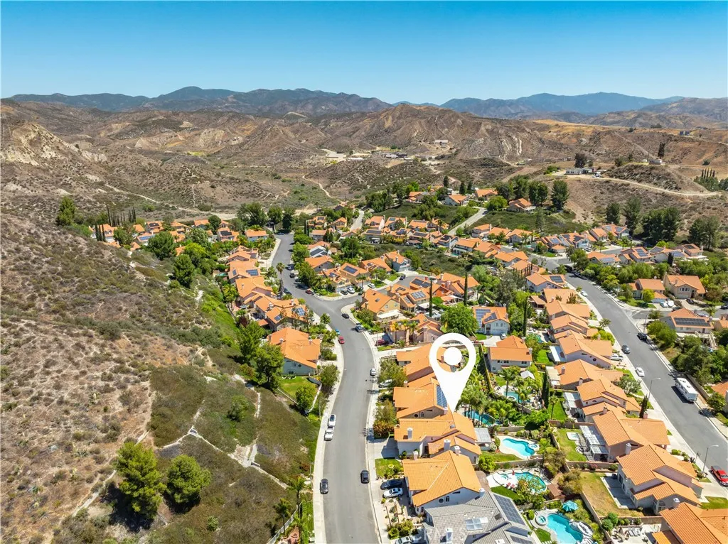 Saugus, California 91390, United States, 4 Bedrooms Bedrooms, ,3 BathroomsBathrooms,Residential,Active,142539