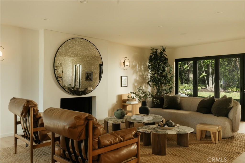 5557 Franrivers Avenue