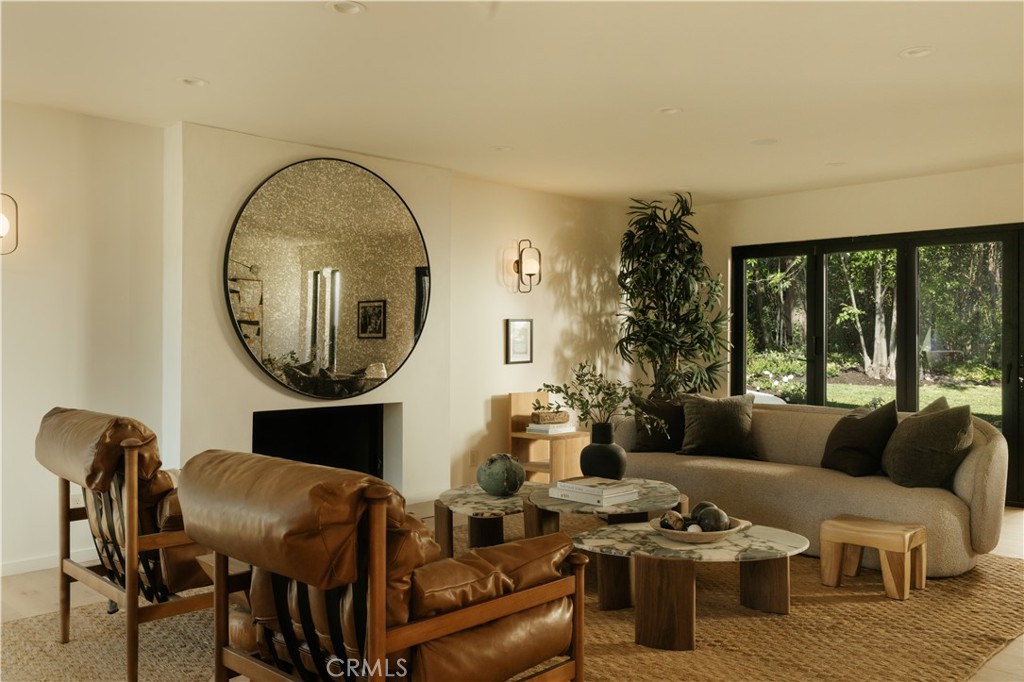 5557 Franrivers Avenue