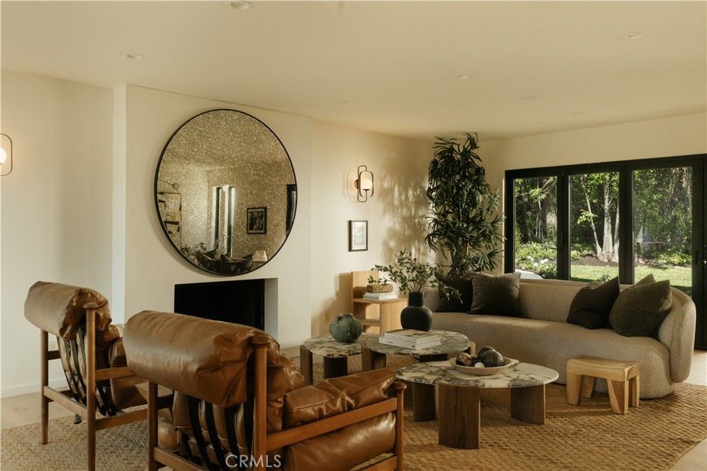 Photo of 5557 Franrivers Avenue, Woodland Hills, CA 91367 (MLS # SR26051718)