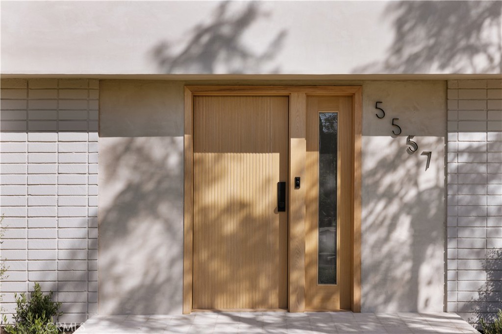 5557 Franrivers Avenue