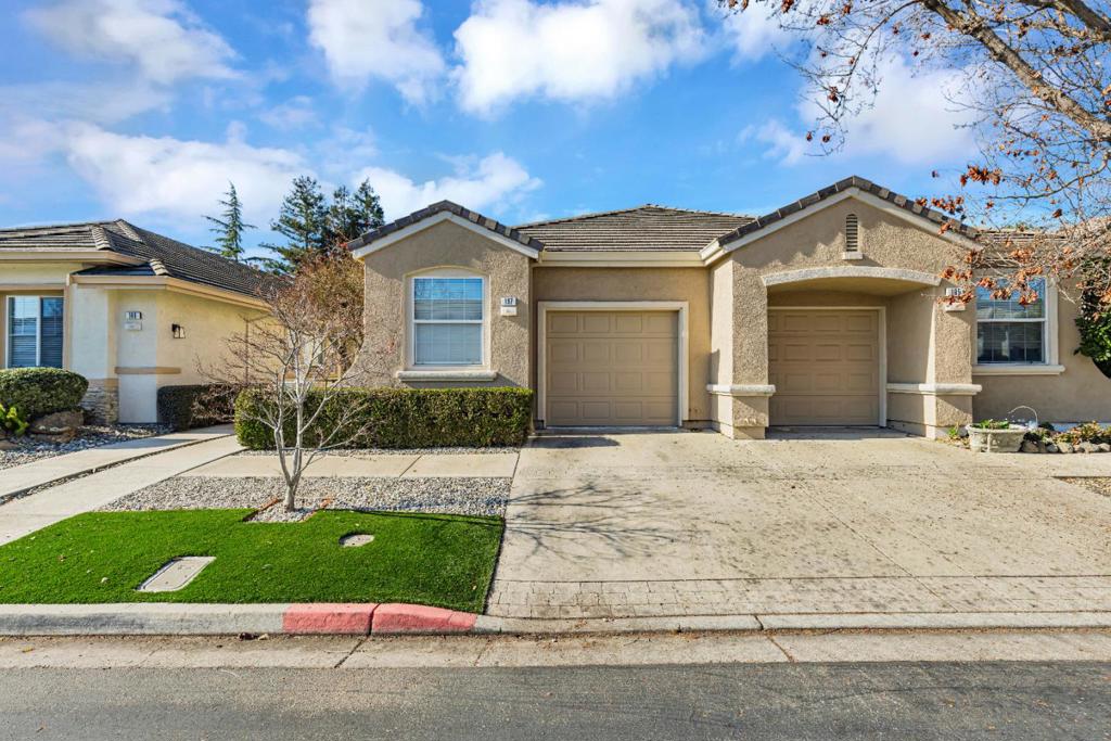 Summerset Phase 2 The Palms Age 55+ Active Adult Community Duet Unit with 2 Spacious Bedrooms 2 Full Size Bathrooms Oversized 1 Car Garage Maple Floors in Living Room and Hallways Unit Location is perfect as it is next to Clubhouse with beautiful outdoor pool and spa Many activities for socializing: Community Gym, Library, Arts & Crafts Area, Billiards Room, Tennis & Bocci Courts A short walk to The Club & Palms Restaurant 24/7 Hour Security Gate to the Community Good size fenced backyard and patio area covered by an awning.