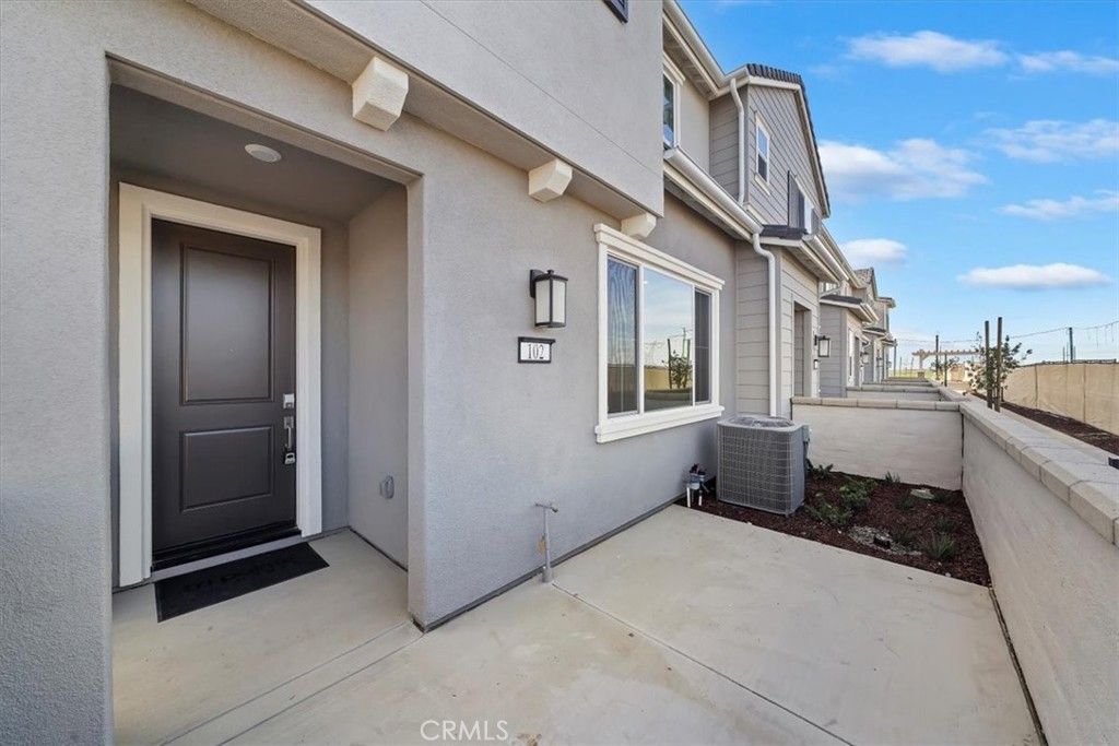 Photo of 3560 S Eichler Paseo, Ontario, CA 91761 (MLS # OC25278570)
