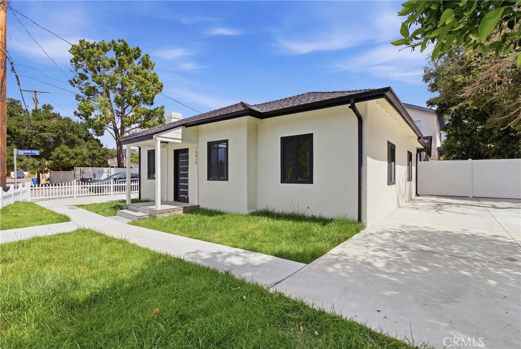 10012 Plainview Avenue