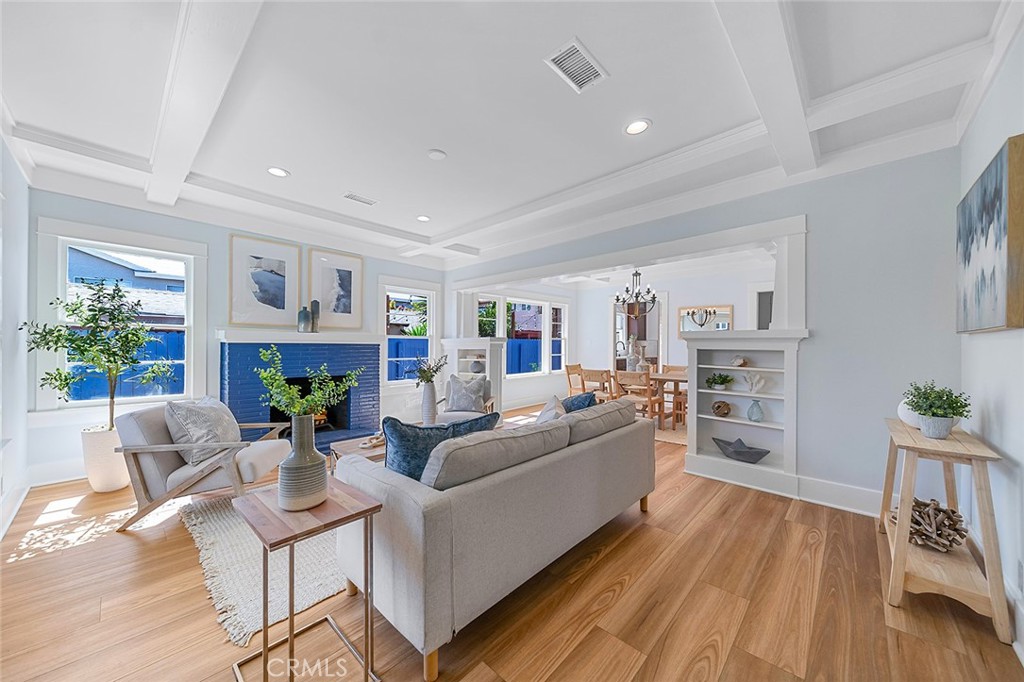 347 Gladys Avenue