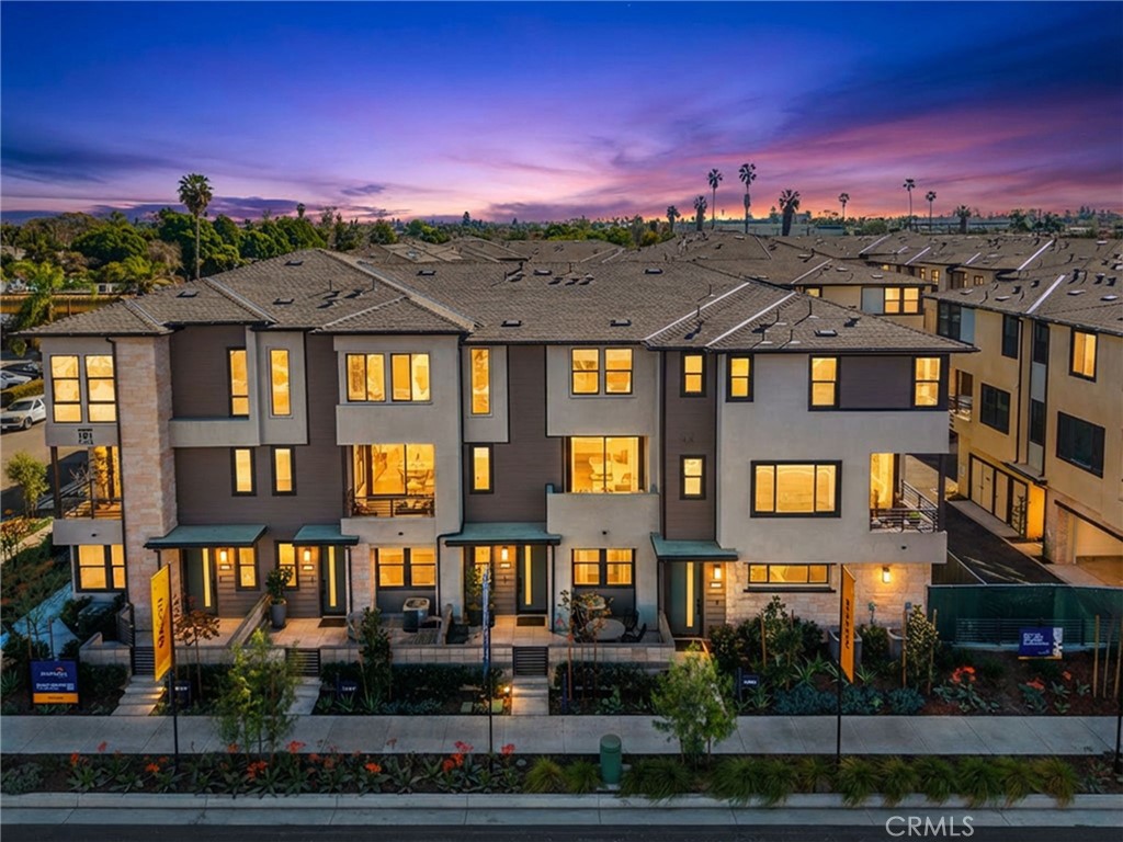 101 S Laxore Street 203