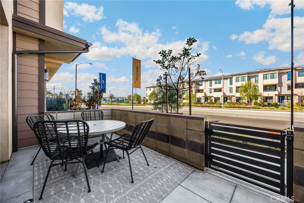 101 S Laxore Street 203