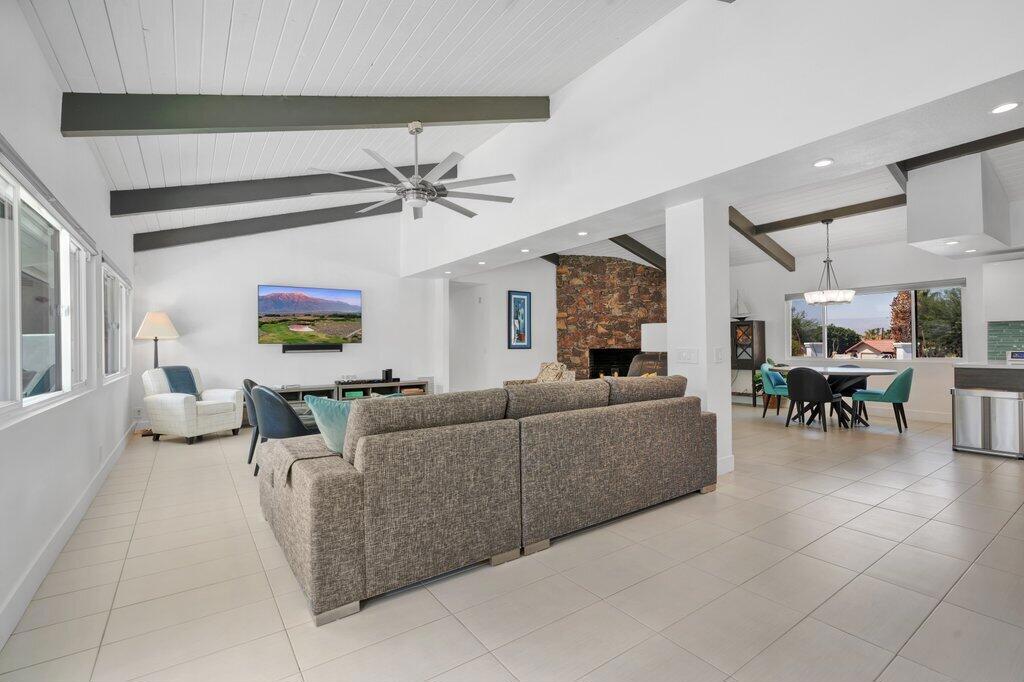 53025 Avenida Vallejo