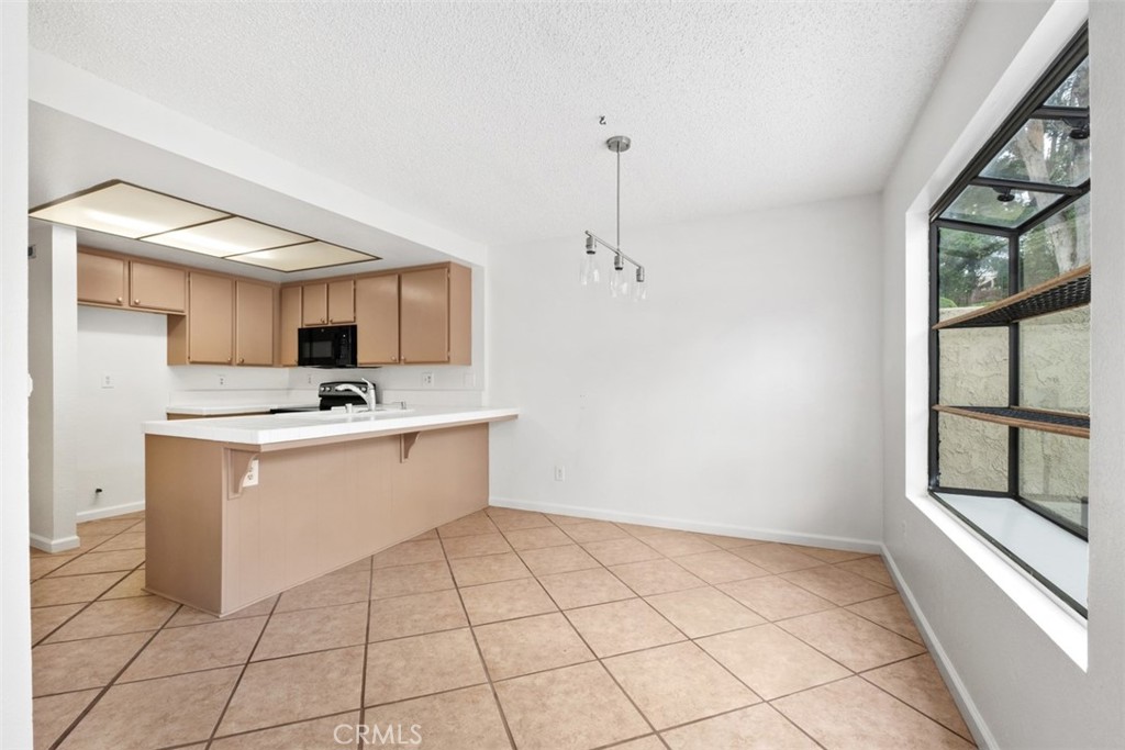 947 Creekside Drive 121