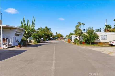 Photo of 501 Belmont Ave Ave #8, Bakersfield, CA 93308 (MLS # OC25269524)