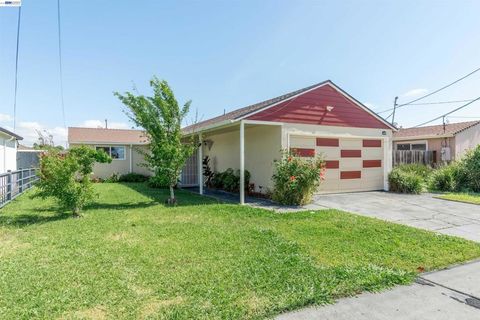 Photo of 1218 Ottawa Ave Ave, San Leandro, CA 94579 (MLS # 41131417)