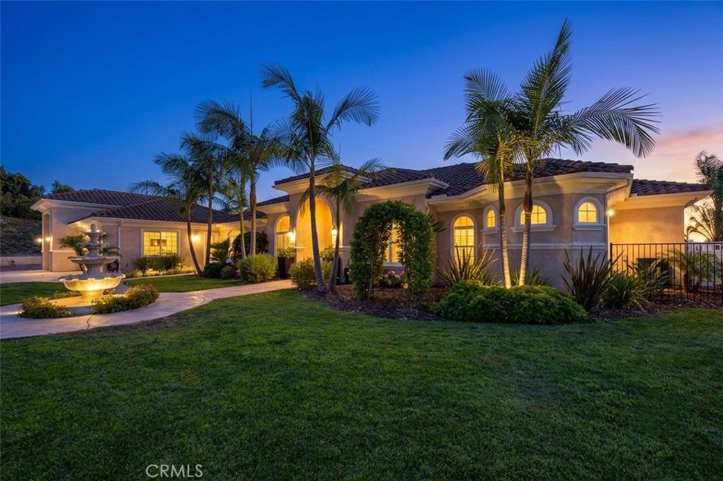 2224 Dos Lomas